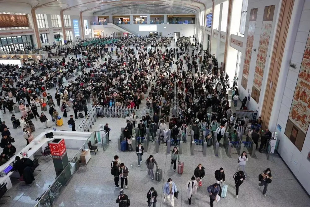 淄博“黑炭脸”烧烤小哥火了！网友：五一你就等着吧