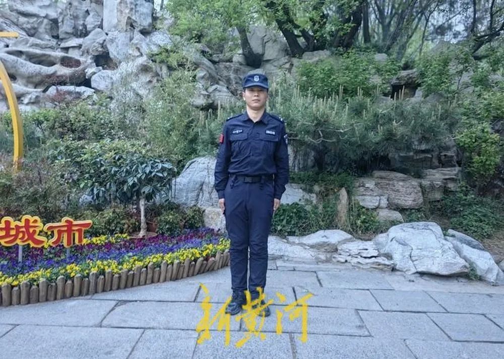 险被游客挤下水？景区保安找到了！真相万万没想到