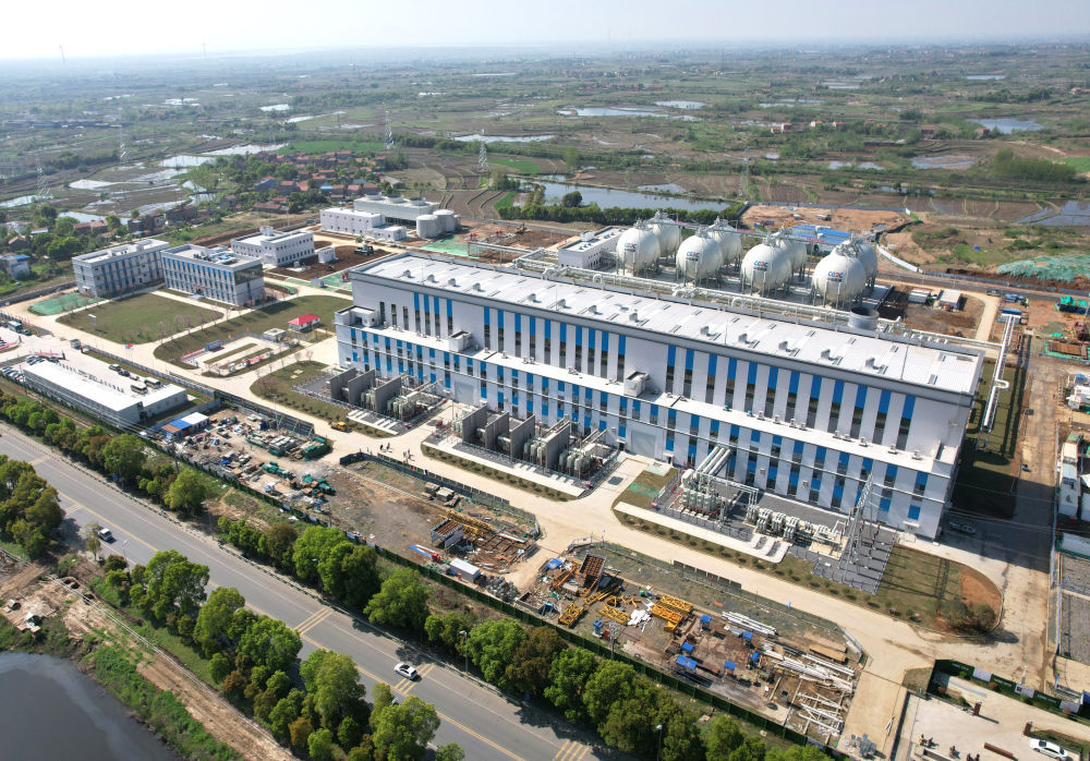 废弃盐穴变身“超级充电宝”——湖北应城300兆瓦级压气储能工程并网发电 废弃盐穴变身“超级充电宝”——湖北应城300兆瓦级压气储能工程并网发电