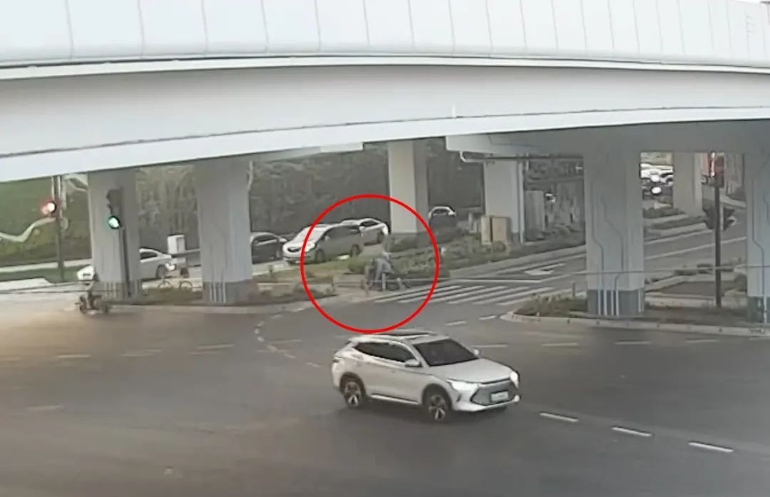 通通警官收到粉丝点名表扬 原因是……