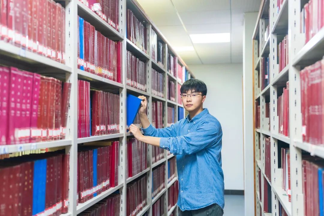 本科生创造学院历史，教授连用4个感叹号！