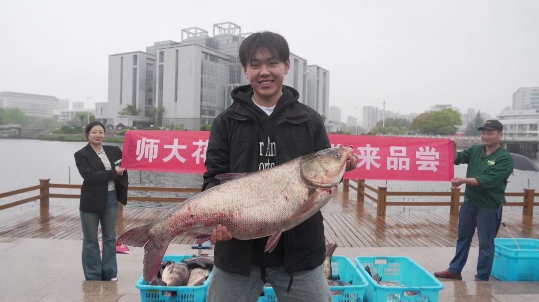三年吃一次，一次吃三天！吃的还是六千斤的“教学鱼”