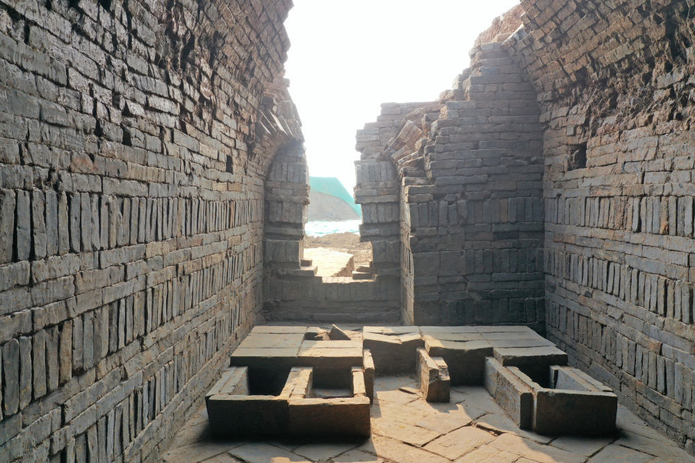 江苏镇江官塘桥发现六朝贵族墓葬