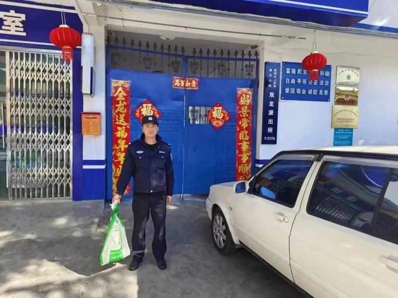 可可爱爱！云南警局里的小动物快挤不下了...