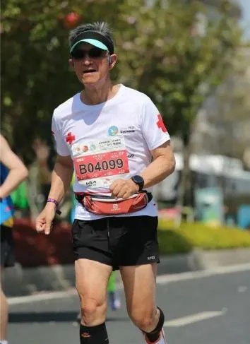 久坐和经常运动的人有什么差别?原来运动是对健康最好的投资! 久坐和经常运动的人有什么差别?原来运动是对健康最好的投资!