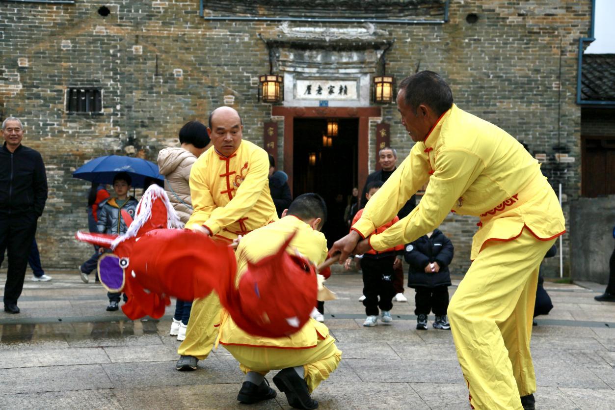 江西会昌：人在“小镇” 戏在身边