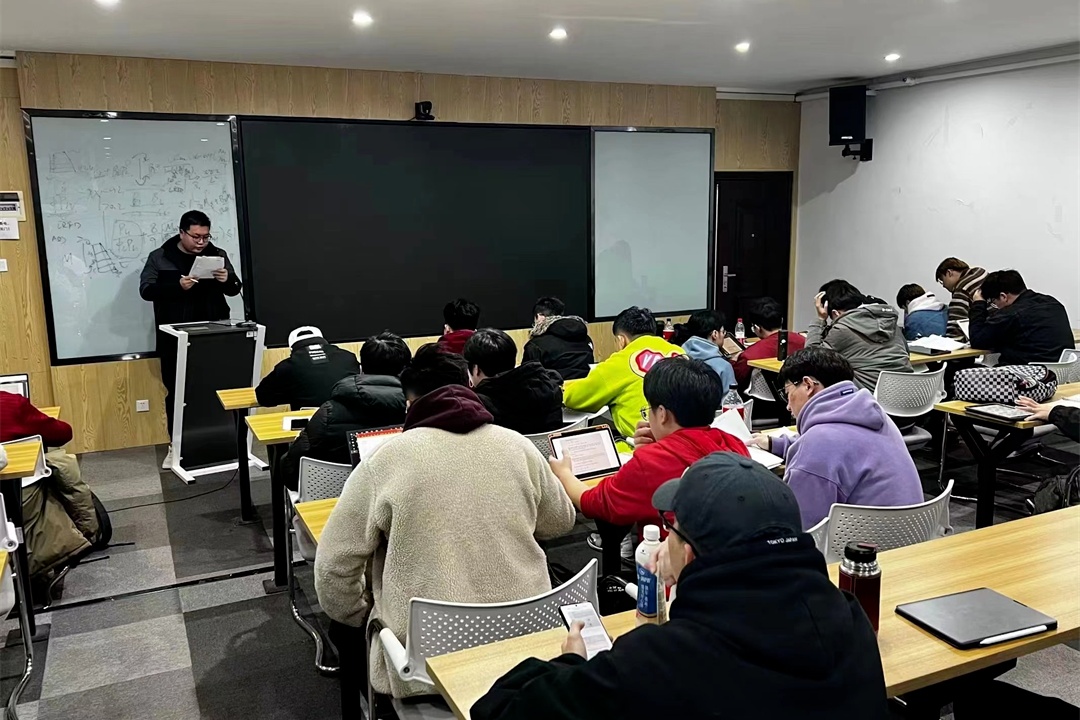 本科生创造学院历史，教授连用4个感叹号！