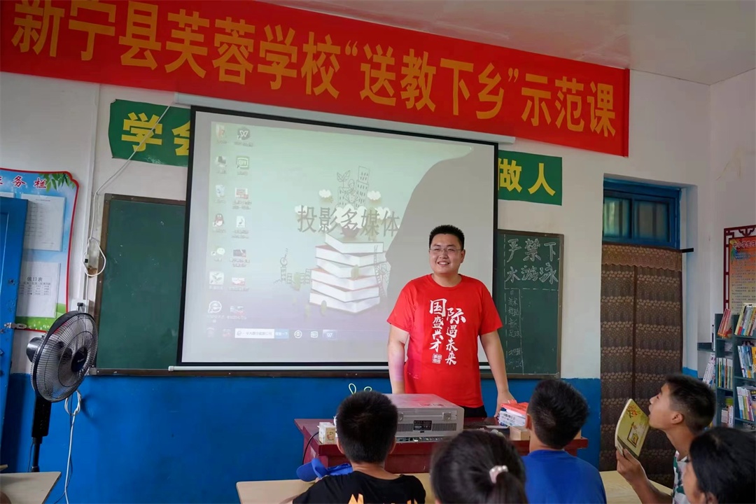 本科生创造学院历史，教授连用4个感叹号！