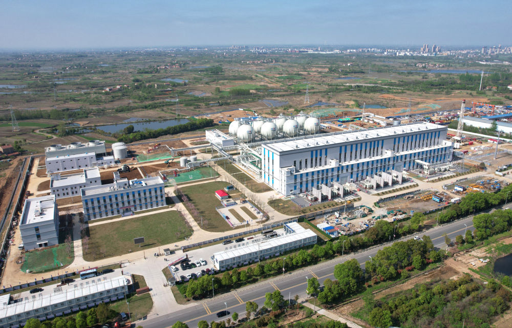 废弃盐穴变身“超级充电宝”——湖北应城300兆瓦级压气储能工程并网发电 废弃盐穴变身“超级充电宝”——湖北应城300兆瓦级压气储能工程并网发电