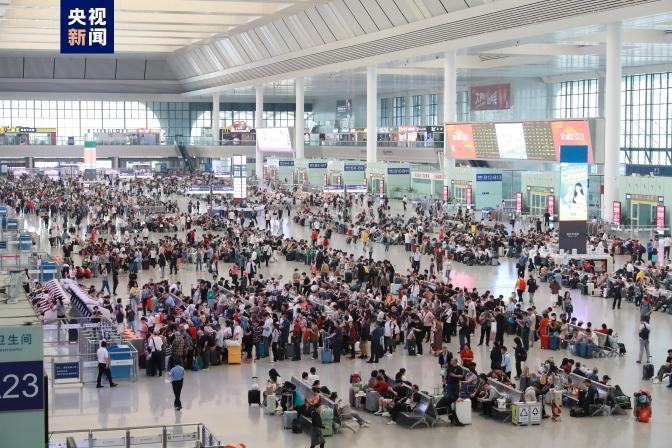 国铁南宁局加开或重联212列动车组服务“广西三月三”