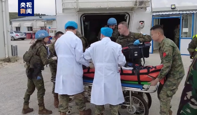中国赴黎维和部队参加医疗救援联合演练 中国赴黎维和部队参加医疗救援联合演练