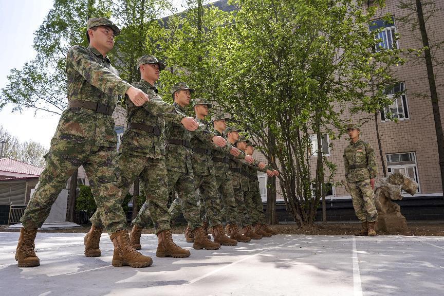 精兵这样练成 直击春日里的演训场