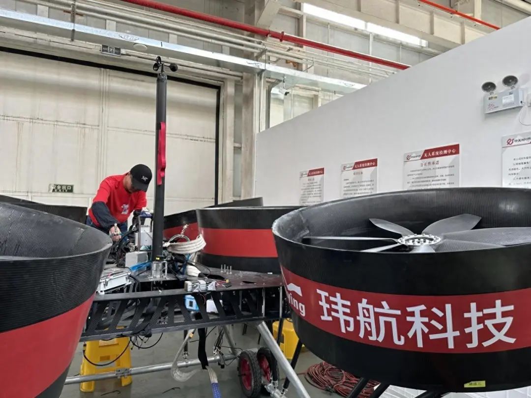 八达岭长城上,喝一杯无人机送来的咖啡,真能成? 八达岭长城上,喝一杯无人机送来的咖啡,真能成?