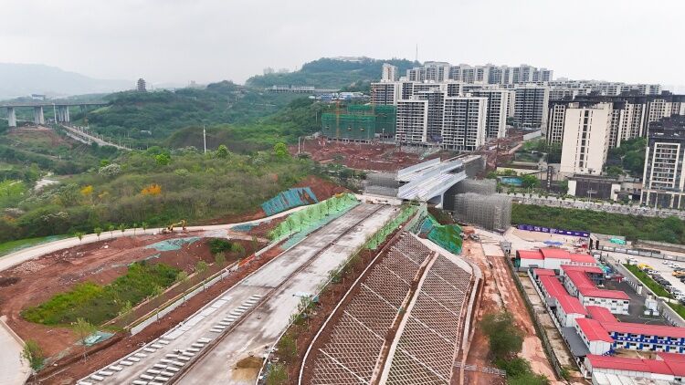 1.4万余吨!上跨成渝铁路的双幅转体桥成功转体 1.4万余吨!上跨成渝铁路的双幅转体桥成功转体