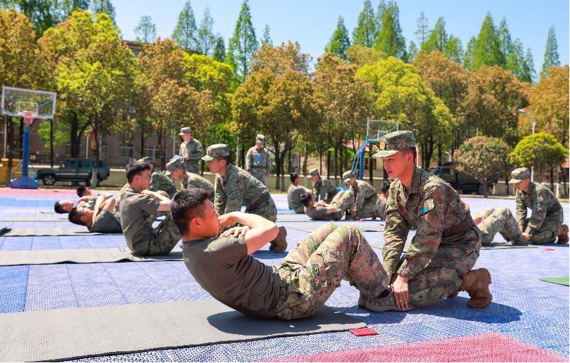 精兵这样练成 直击春日里的演训场