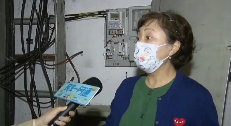 一声巨响！居民楼配电间深夜冒浓烟，抢修后还有重重问题待解……