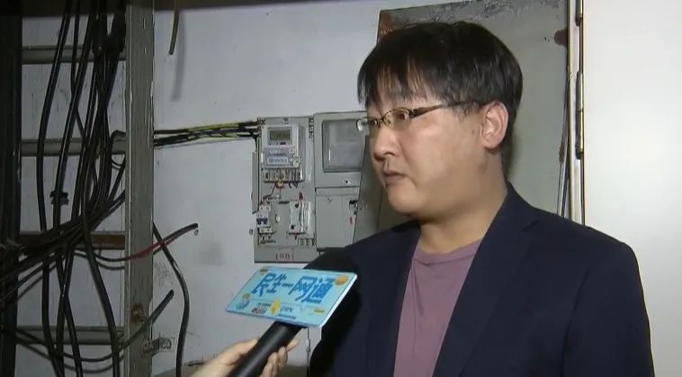 一声巨响！居民楼配电间深夜冒浓烟，抢修后还有重重问题待解……