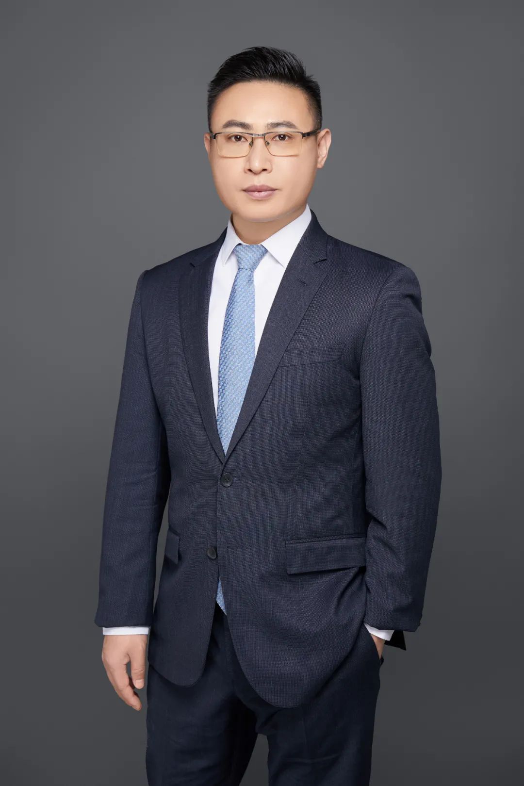 楼上漏水导致我家被淹，与其沟通时对方却耍无赖，油盐不进，我该怎么办？