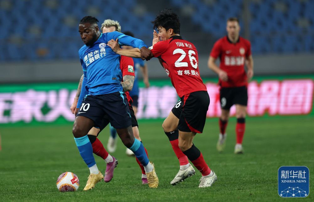 足球丨中超：沧州雄狮胜长春亚泰