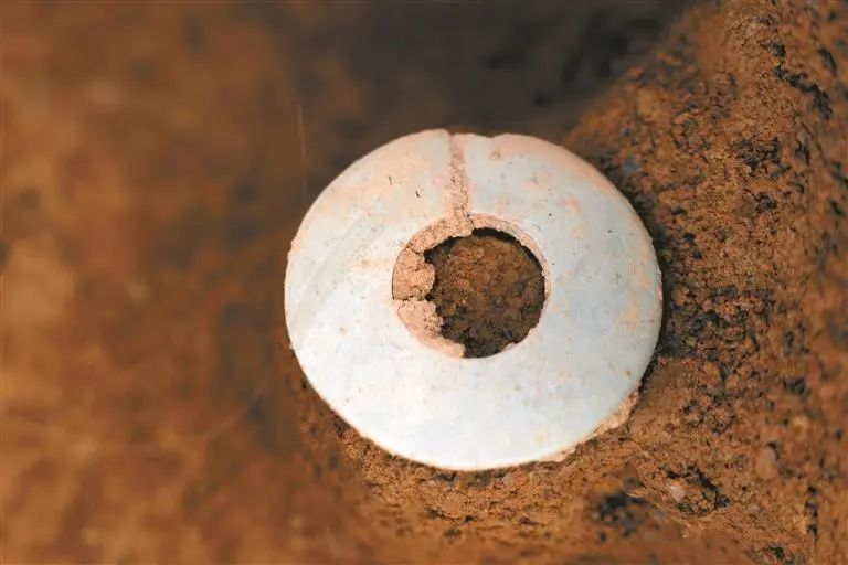 独家解密！深汕商周古墓开“盲盒”！文物+1+1+1......