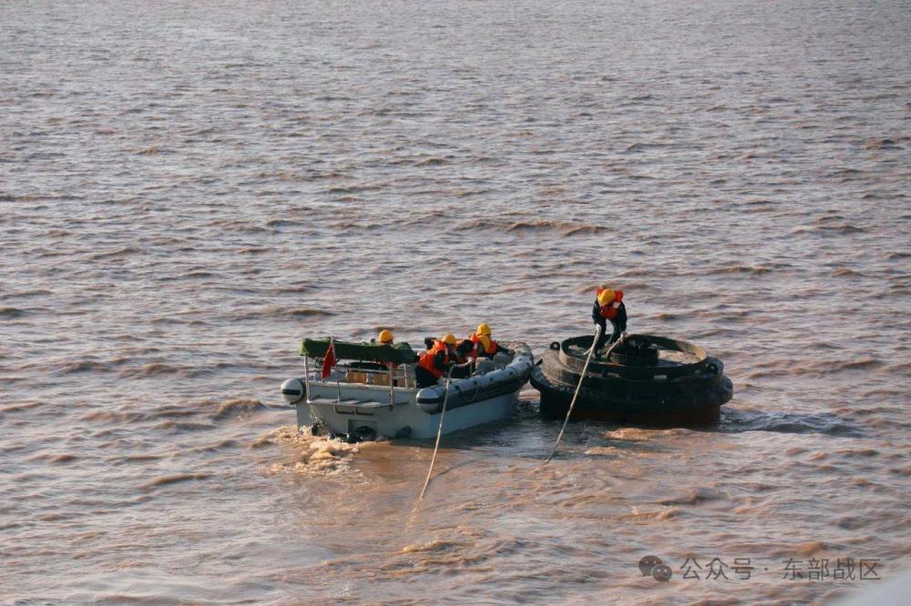想看海军实战，点这里！东部战区海军东海训练燃爆海疆