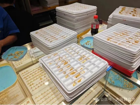 涨涨涨！金价何时见顶？记者实探→