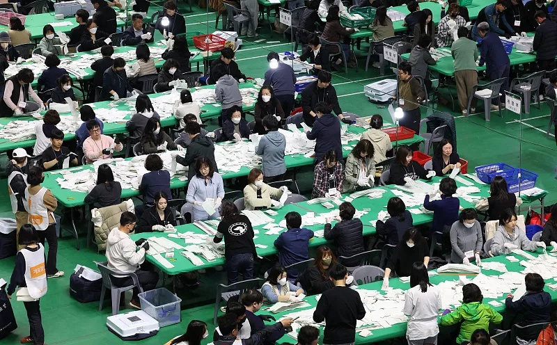 最大在野党获压倒性胜利！韩国政局将有何变化？