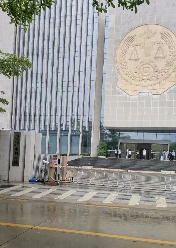 深圳4岁女孩被拐15年案开审!拐骗者庭上仍在“狡辩”,家人希望顶格判罚 深圳4岁女孩被拐15年案开审!拐骗者庭上仍在“狡辩”,家人希望顶格判罚