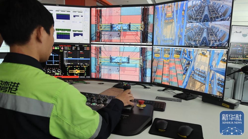 智能化设备提升西部陆海新通道铁海联运动能