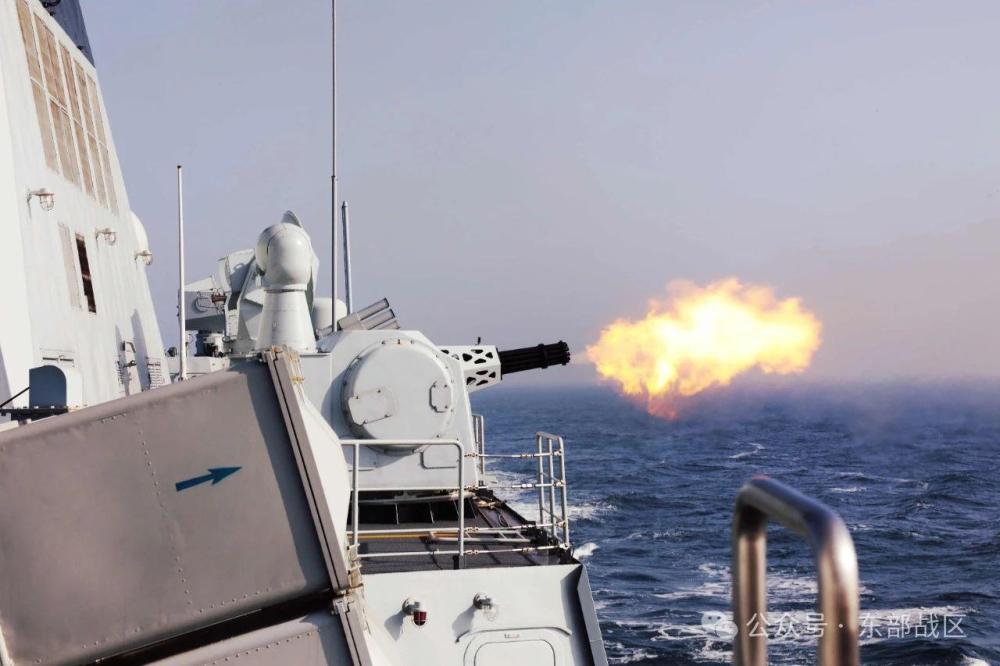 想看海军实战，点这里！东部战区海军东海训练燃爆海疆