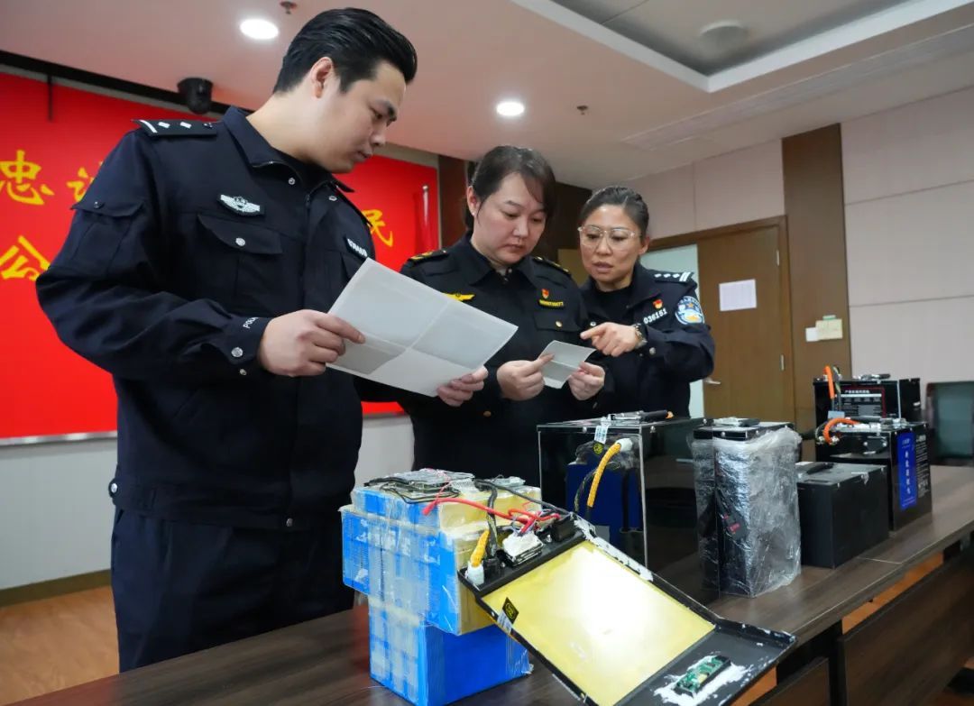 只求速度,不顾隐患!改装电动自行车1.5万元起卖,买的多是年轻人或外卖骑手 只求速度,不顾隐患!改装电动自行车1.5万元起卖,买的多是年轻人或外卖骑手