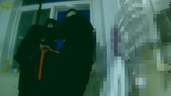 危急时刻!他“从天而降” 危急时刻!他“从天而降”