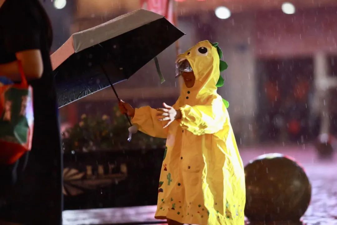 广州周末直冲32℃！暴雨+冰雹+雷雨大风即将返场