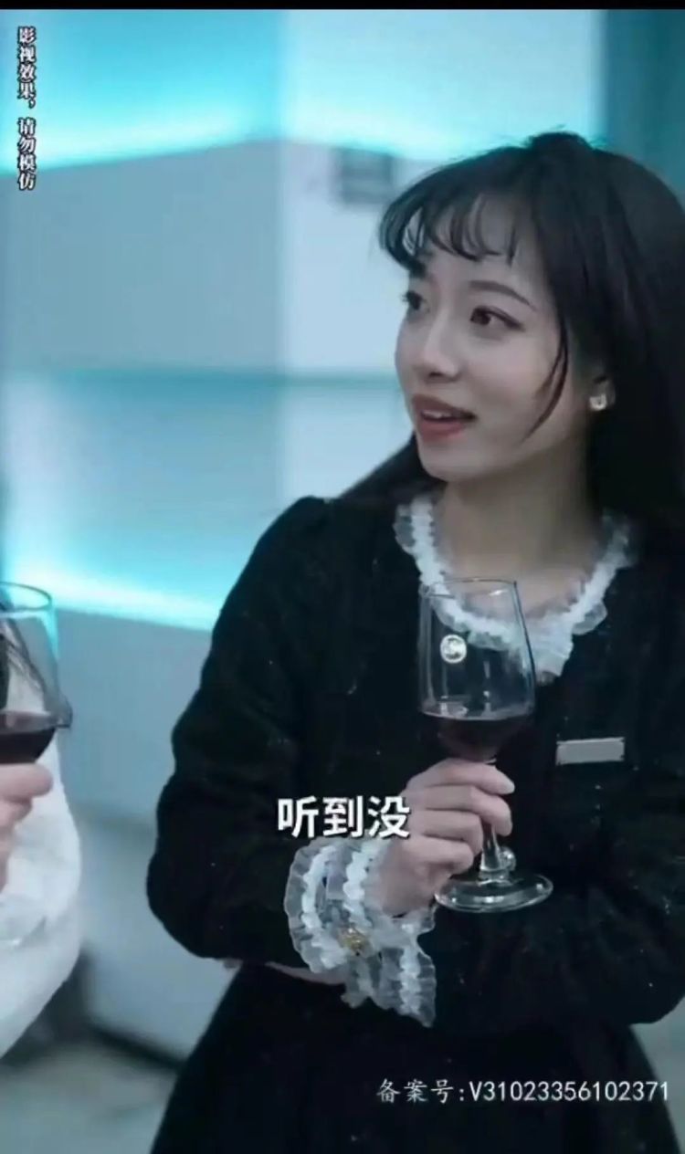 兼职短剧演员揭秘：7天拍完一部，百元可请大学生演一天