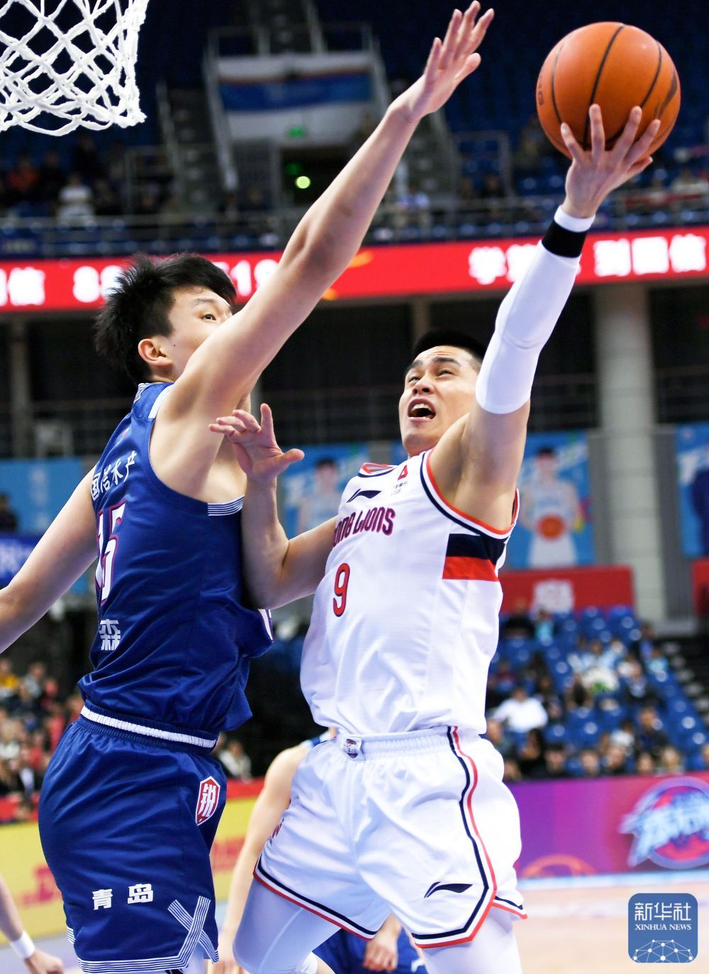 篮球丨CBA季后赛：广州龙狮胜青岛国信水产