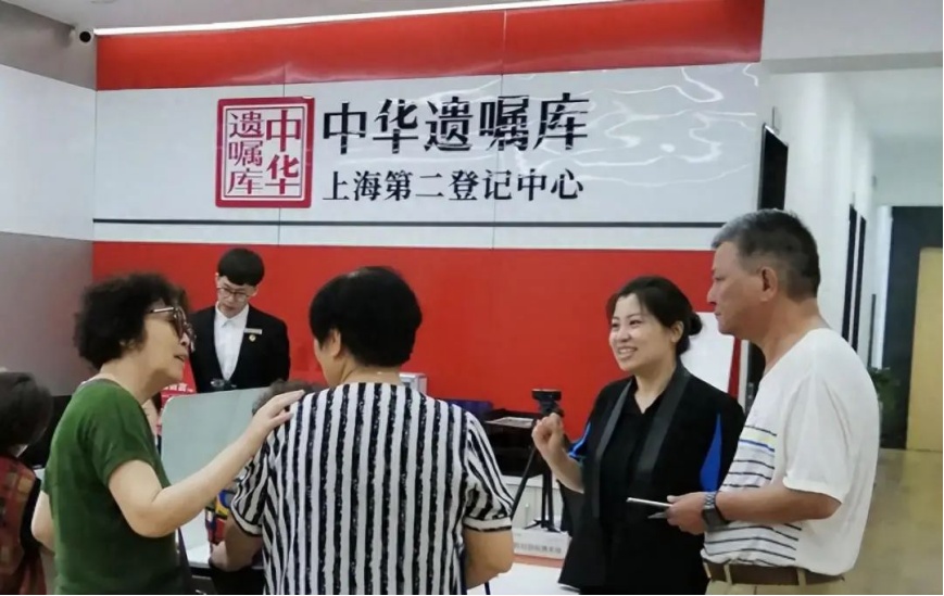 房产、积蓄毫无保留地交给儿子，上海老夫妇被扫地出门、租房度日