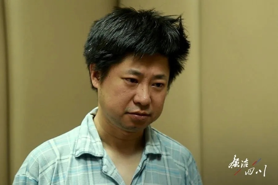 为藏150万好处费,他学《人民的名义》砌了一堵墙 为藏150万好处费,他学《人民的名义》砌了一堵墙