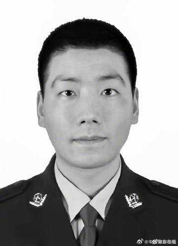 痛心!90后民警保护群众被刺牺牲 痛心!90后民警保护群众被刺牺牲