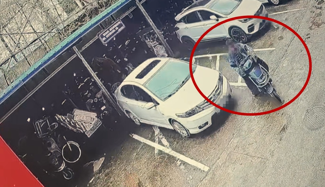 闷声干“大事”!捡到车钥匙熬了两个月,终于“喜提车”...结果? 闷声干“大事”!捡到车钥匙熬了两个月,终于“喜提车”...结果?