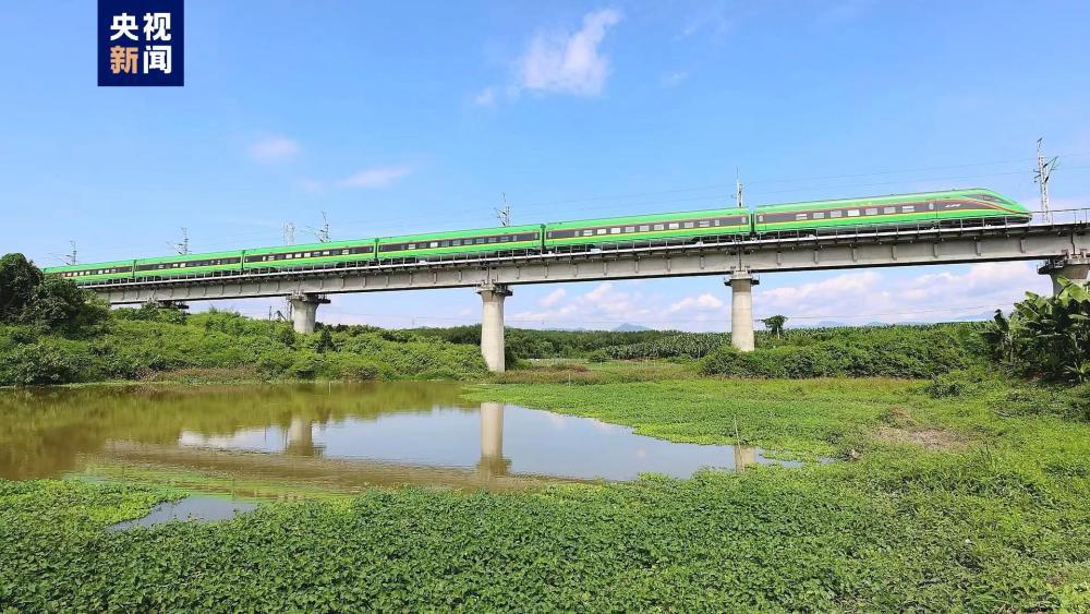 中老两大旅游名城可当日往返！明日起中老铁路增开1对国际旅客列车