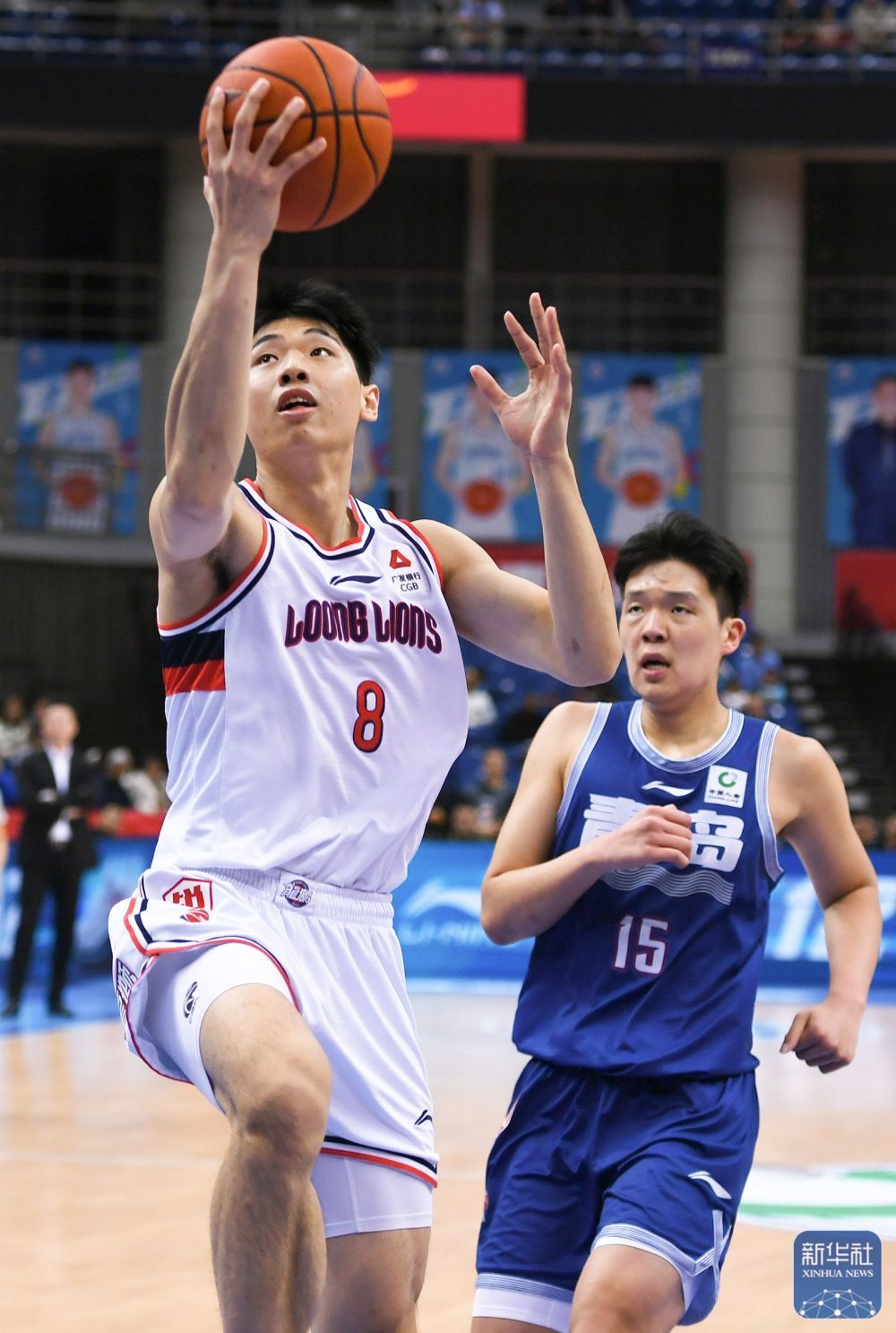 篮球丨CBA季后赛：广州龙狮胜青岛国信水产