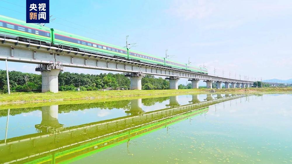 中老两大旅游名城可当日往返！明日起中老铁路增开1对国际旅客列车