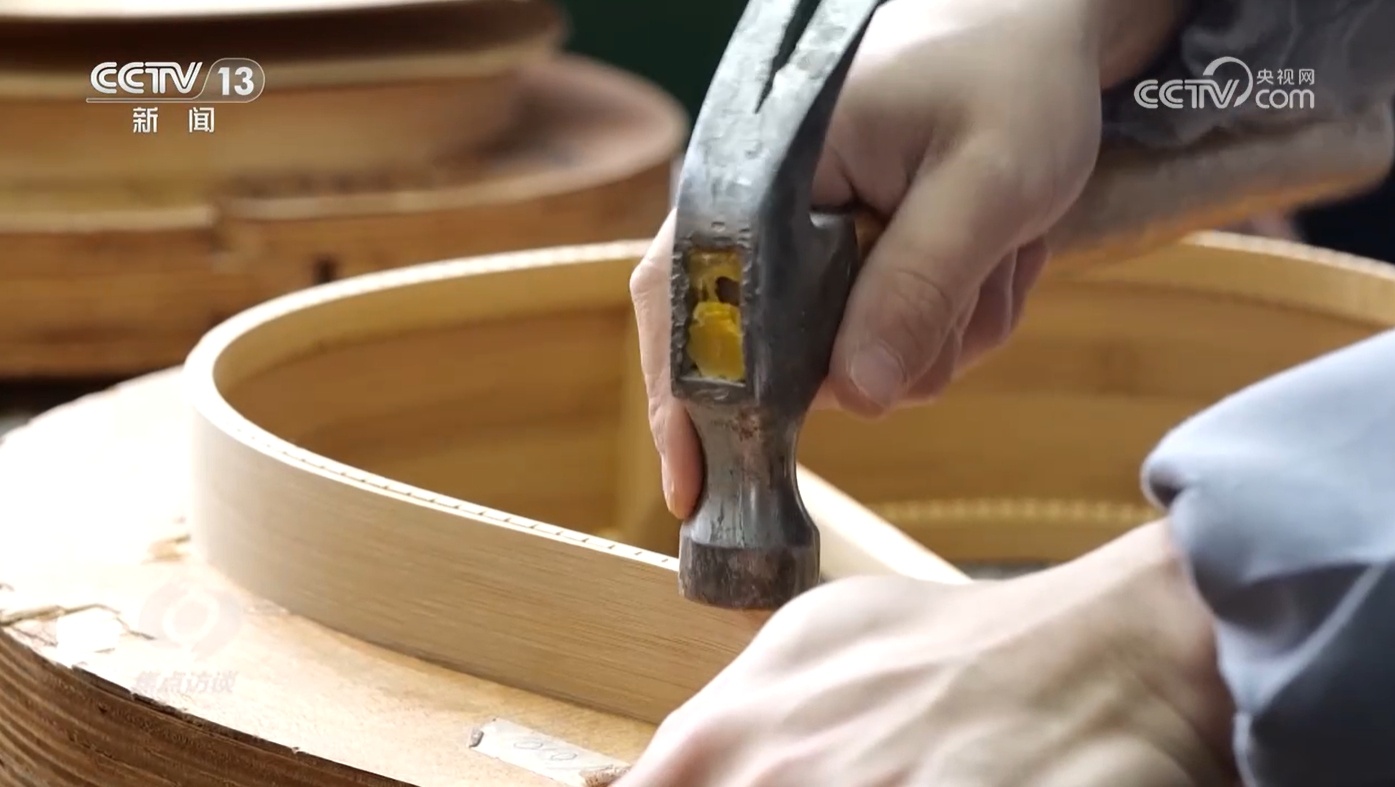 焦点访谈:小城里的大产业 焦点访谈:小城里的大产业