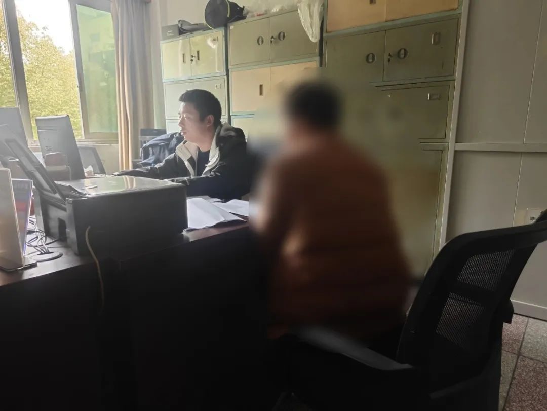 同时和五名未婚男青年恋爱，重庆这个 “ 爱情屠夫 ” 落网