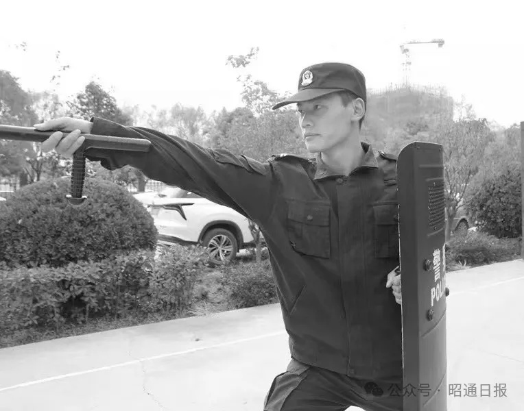 27岁民警意外离世，却让4人重获新生