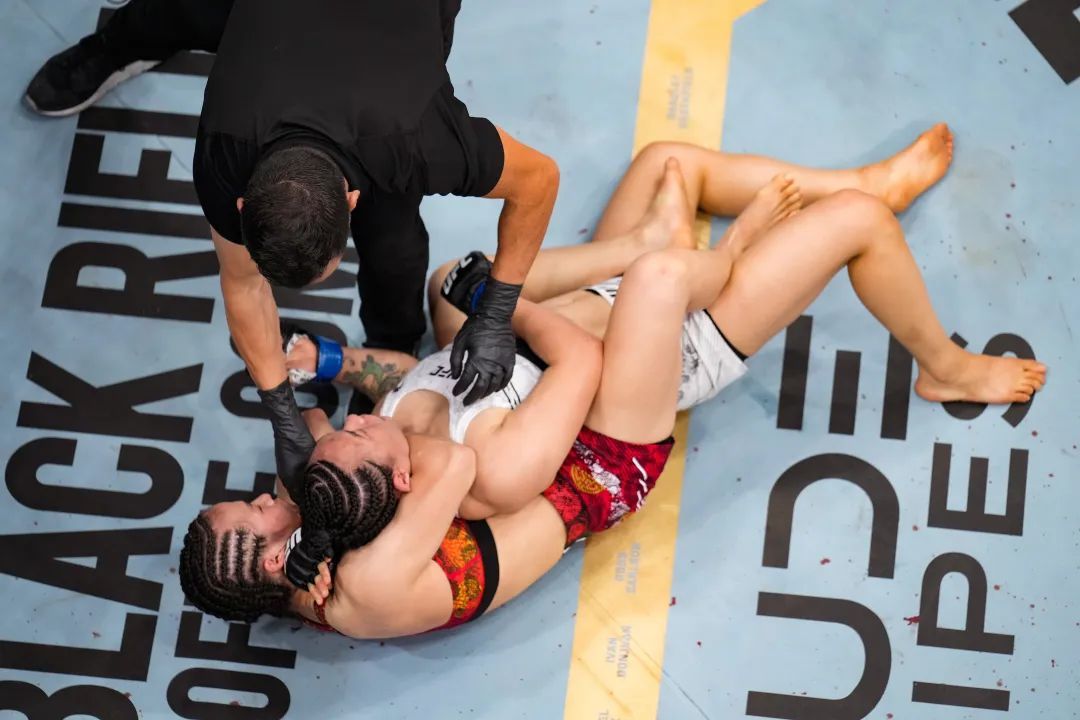 首个“中国德比”，张伟丽卫冕！