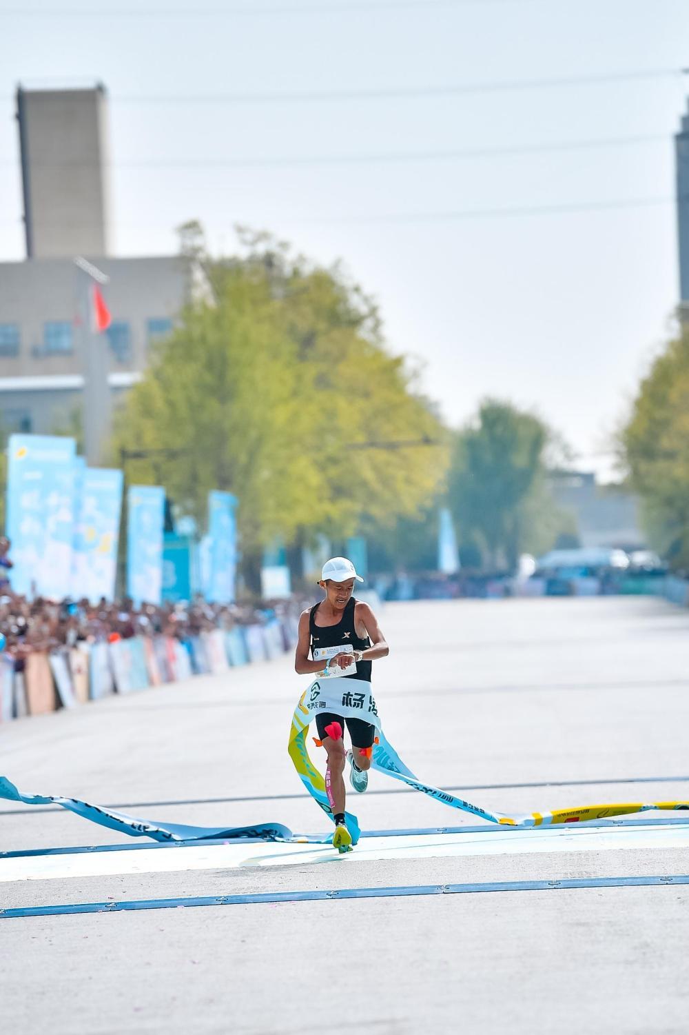 王涛夺“杨马”冠军 创国内选手赛会最好成绩 王涛夺“杨马”冠军 创国内选手赛会最好成绩