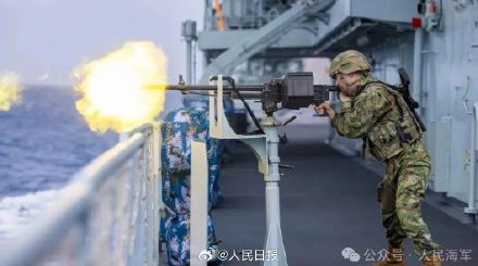 现场画面!第46批护航编队特战队员武力营救操演 现场画面!第46批护航编队特战队员武力营救操演