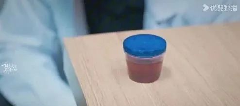热议！女主播上厕所发现……吓懵！现实中也发生过→