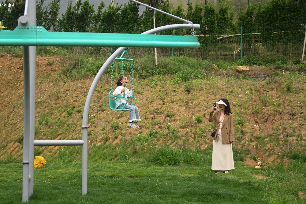 浙江安吉：山川乐园引客来